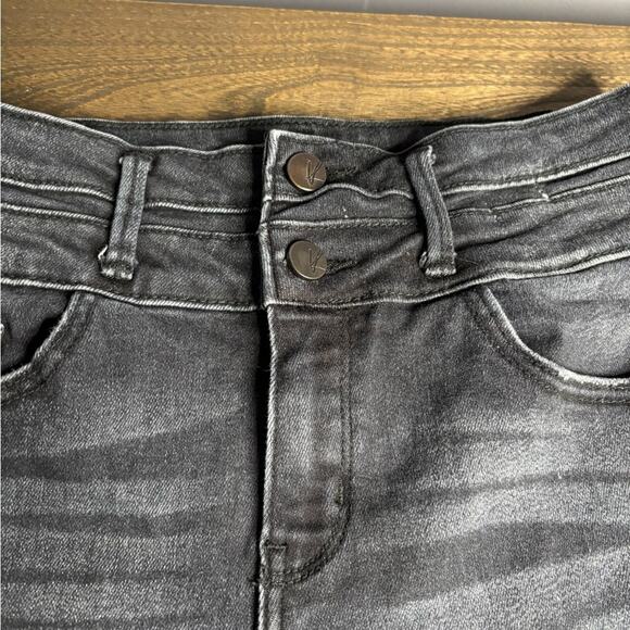 Kancan Kurvy Ultra High Waist Black Two Button Denim Shorts Size 27 - Picture 2 of 6